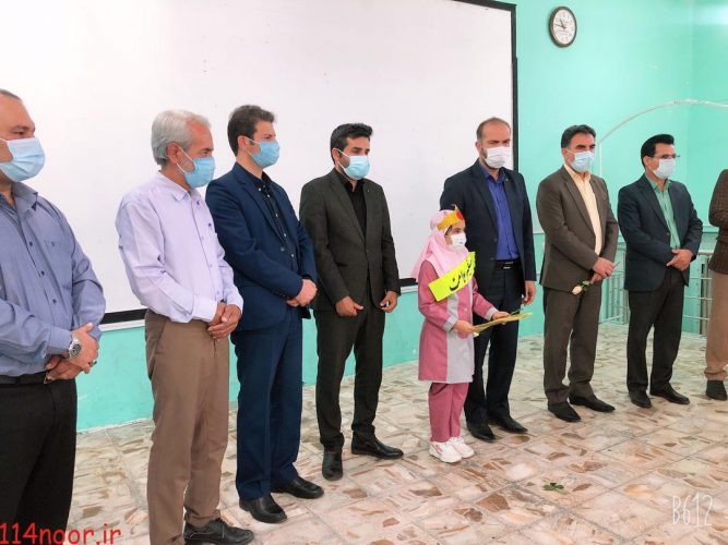 مدیر شبکه ی بهداشت و درمان و رئیس مرکز بهداشت شهرستان؛ از زحمات معلمان تشکر و از آن ها تجلیل کردند مدیر شبکه ی بهداشت و درمان و رئیس مرکز بهداشت شهرستان؛ از زحمات معلمان تشکر و از آن ها تجلیل کردند