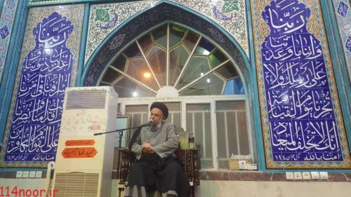 حضرت حجت الاسلام و المسلمین سید عبدالرحیم ملکوتی اصل در گلزار شهدای شهرستان گچساران سخنرانی می کند.