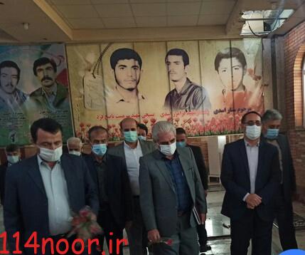 ادای احترام فرماندار گچساران به شهدا در اولین روز کاری ادای احترام فرماندار گچساران به شهدا در اولین روز کاری