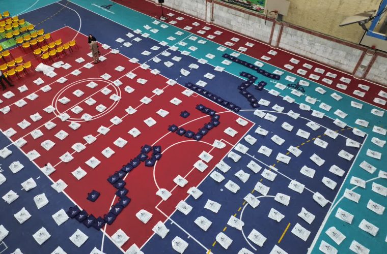 توزیع ۳۵۰۰ بسته نوشت افزار بین دانش آموزان پیرامون تاسیسات نفت گچساران/مدیرعامل نفت: صنعت نفت پیشتاز در عمل به مسولیت اجتماعی توزیع ۳۵۰۰ بسته نوشت افزار بین دانش آموزان پیرامون تاسیسات نفت گچساران/مدیرعامل نفت: صنعت نفت پیشتاز در عمل به مسولیت اجتماعی