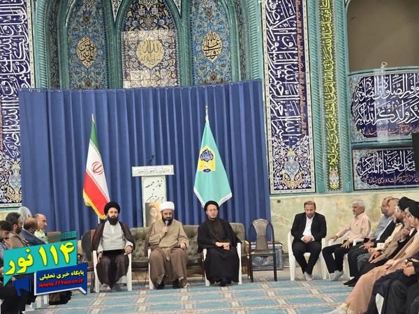 زنهای ایرانی با طلاهایشان به میدان حمایت از جبهه مقاومت آمدند زنهای ایرانی با طلاهایشان به میدان حمایت از جبهه مقاومت آمدند