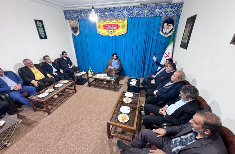 دیدار مدیرعامل شرکت ملّی مناطق نفتخیز جنوب با امام جمعه گچساران دیدار مدیرعامل شرکت ملّی مناطق نفتخیز جنوب با امام جمعه گچساران