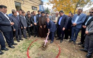 با حضور نایب رئیس کمیسیون انرژی وجمعی ازمسئولان استانی صورت گرفت : کلنگ‌زنی سایت موبایل برای ارتقاء اینترنت وآنتن دهی در شهر سی سخت