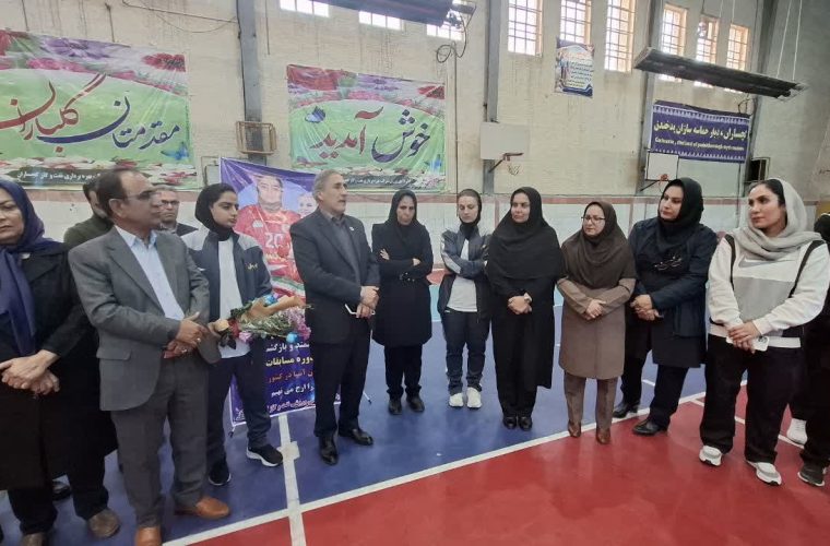 استقبال مدیرعامل شرکت بهره برداری نفت و گاز گچساران از ۲ ملی پوش تیم هندبال نفت گچساران استقبال مدیرعامل شرکت بهره برداری نفت و گاز گچساران از ۲ ملی پوش تیم هندبال نفت گچساران