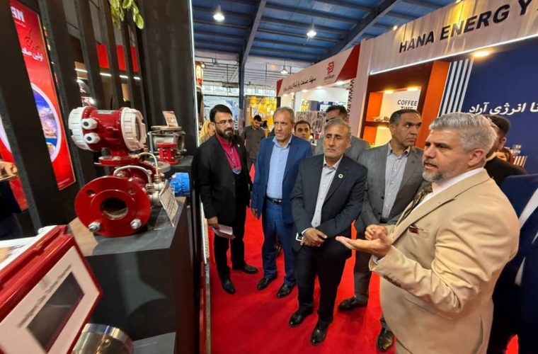 بازدید مدیرعامل و کارشناسان نفت و گاز گچساران از پانزدهمین نمایشگاه تخصصی نفت خوزستان بازدید مدیرعامل و کارشناسان نفت و گاز گچساران از پانزدهمین نمایشگاه تخصصی نفت خوزستان