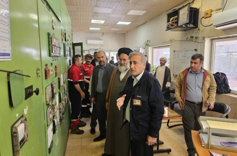 بازدید نماینده ولی فقیه در کهگیلویه و بویراحمد از تاسیسات شرکت نفت گچساران بازدید نماینده ولی فقیه در کهگیلویه و بویراحمد از تاسیسات شرکت نفت گچساران