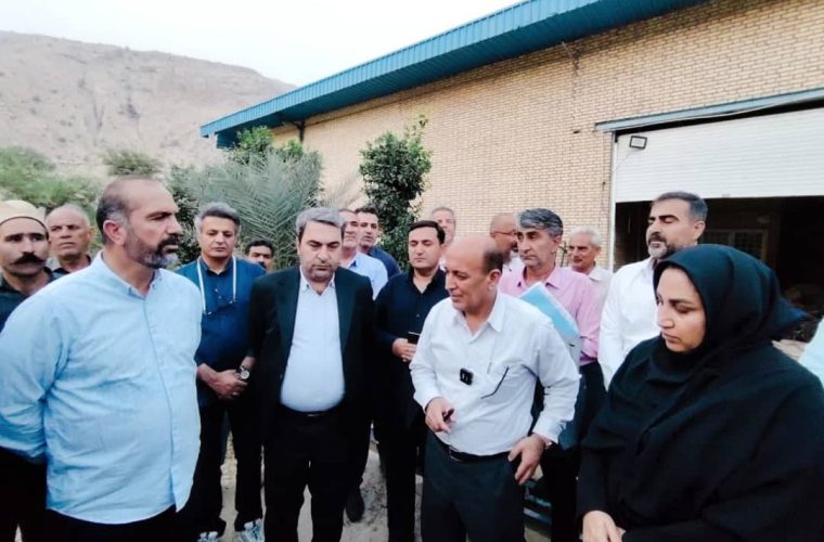 سفر دو روزه و فشرده متولی ارشد کشاورزی به شهرستانهای گرمسیری بازدیدهای فرازی؛ از شهرکهای گلخانهای تا سدها و ایستگاههای پمپاژ سفر دو روزه و فشرده متولی ارشد کشاورزی به شهرستانهای گرمسیری بازدیدهای فرازی؛ از شهرکهای گلخانهای تا سدها و ایستگاههای پمپاژ