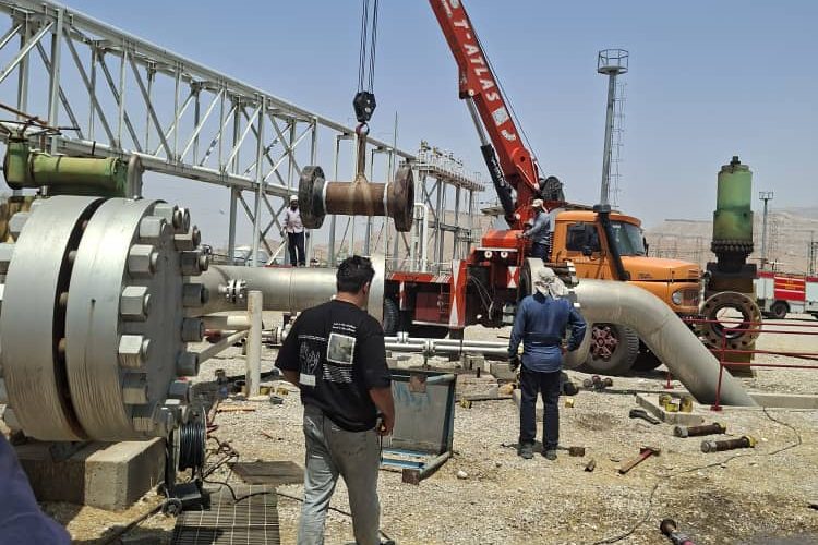 توسط عملیاتیهای نفت و گاز گچساران صورت گرفت:عملیات باز کردن شیر ایمنی OTIS ایستگاه تقویت فشار قوی و تزریق گاز گچساران در دمای ۵۵ درجه توسط عملیاتیهای نفت و گاز گچساران صورت گرفت:عملیات باز کردن شیر ایمنی OTIS ایستگاه تقویت فشار قوی و تزریق گاز گچساران در دمای ۵۵ درجه