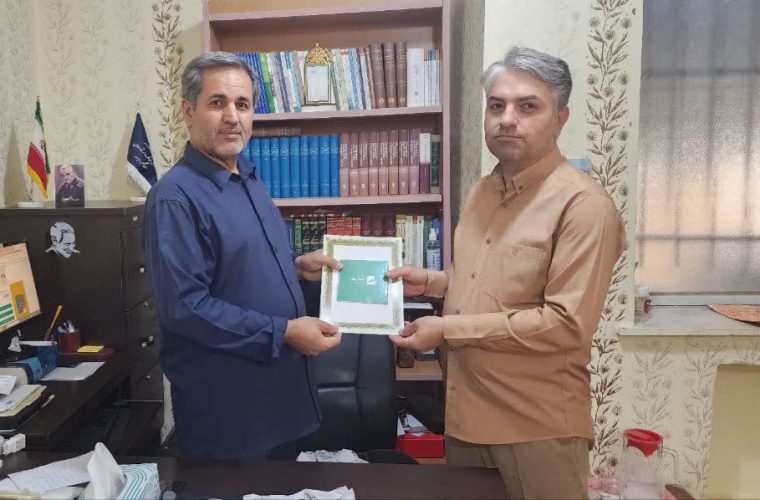 رئیس ارشاد باشت:” هنر کارت ” به هنرمندان باشتی اهدا شد