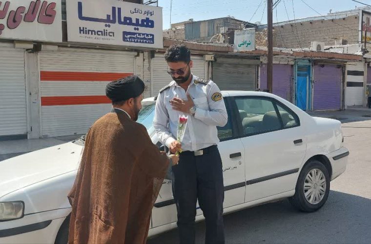 تجلی عشق و احترام؛ امام جمعه گچساران در دل ماموریتهای نیروی انتظامی حاضر شد تجلی عشق و احترام؛ امام جمعه گچساران در دل ماموریتهای نیروی انتظامی حاضر شد