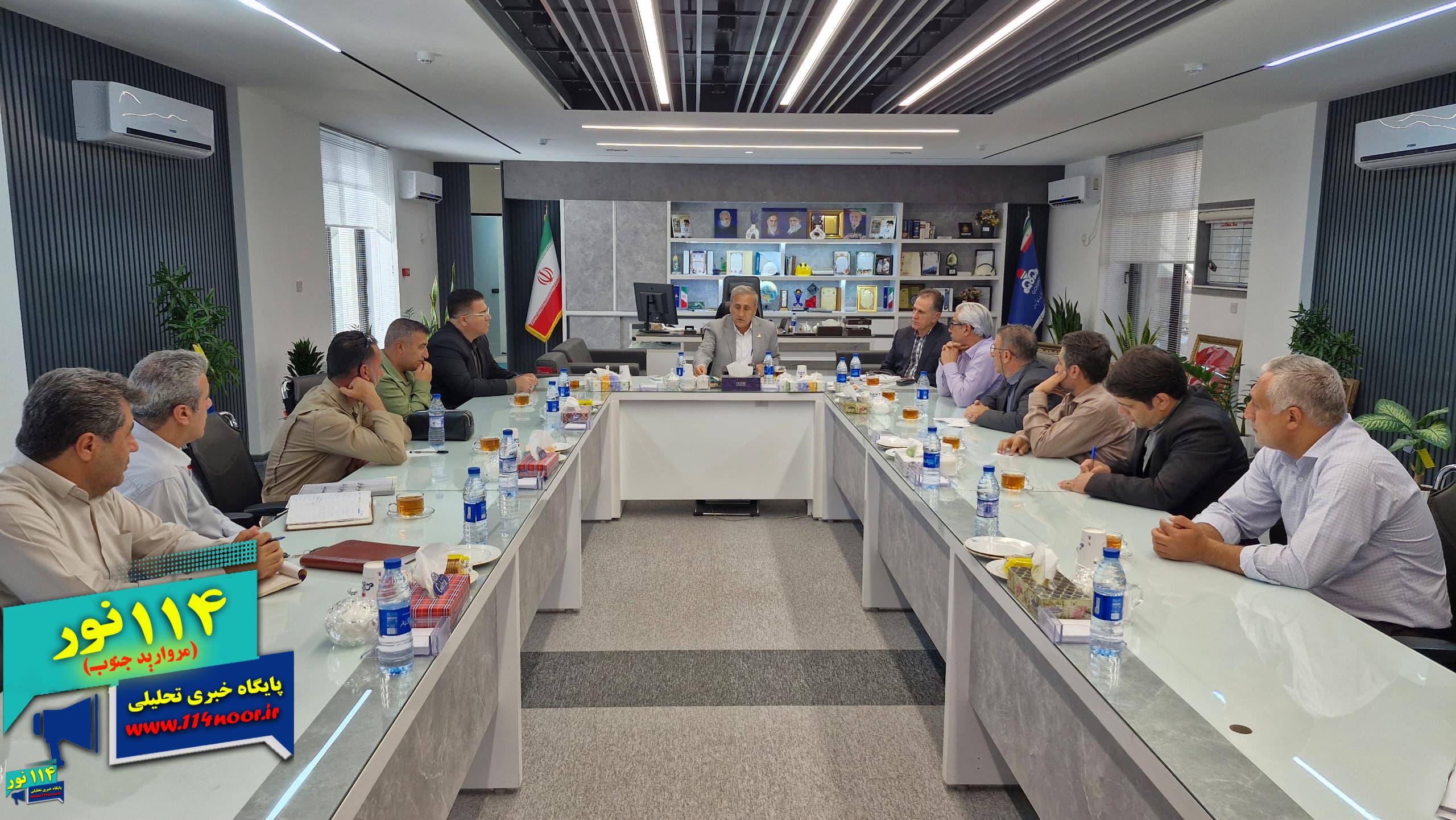 نشست سازنده مدیرعامل شرکت بهره‌برداری نفت و گاز گچساران با نمایندگان کارکنان قراردادی؛ تأکید بر پیگیری جدی مطالبات در سطوح ملی