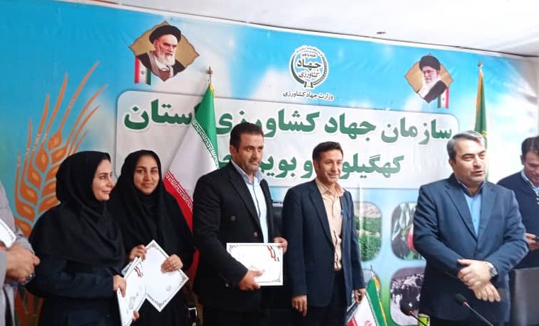 برخورد قانونی با ساختوسازهای غیرمجاز در اراضی کشاورزی / فرازی: رعایت قانون، وظیفه همگانی است برخورد قانونی با ساختوسازهای غیرمجاز در اراضی کشاورزی / فرازی: رعایت قانون، وظیفه همگانی است