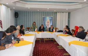 در حاشیه روز نخست یازدهمین جشنواره منطقه‌ای تئاتر خلیج فارس در یاسوج؛ کارگاه بازیگری «تئاتر فراگیر» استاد امیرحسین نوروزی با حضور توان‌خواهان استان برگزار شد 