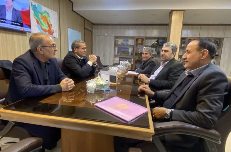نشست استاندار کهگیلویه و بویراحمد و رئیس سازمان جهادکشاورزی با معاون وزیر جهاد کشاورزی برای تسریع در پروژه‌های آب و خاک