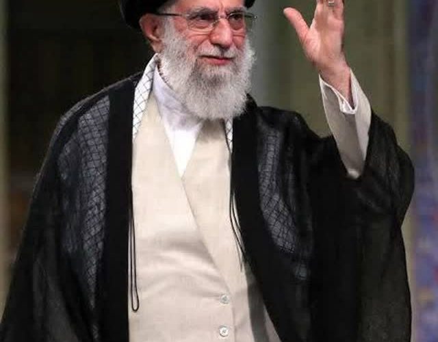 حضرت آیت الله خامنه ای شربت شهادت نوشید