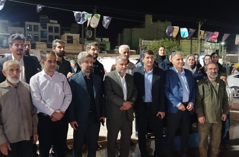 معاون اقشار سپاه فتح استان و فرمانده بسیج هنرمندان استان از نمایشگاه «میدان هنر» گچساران بازدید کردند