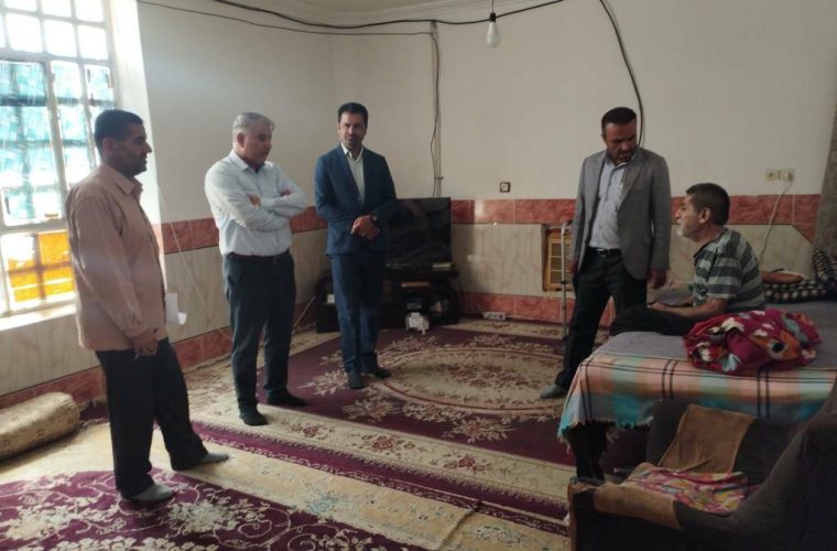 بازدید مشارکتی و میدانی کمیته امداد امام خمینی ره شهرستان گچساران و حوزه مسئولیتهای اجتماعی شرکت بهره برداری نفت و گاز گچساران ازمددجویان روستاهای مجاور تأسیسات نفت و گاز
